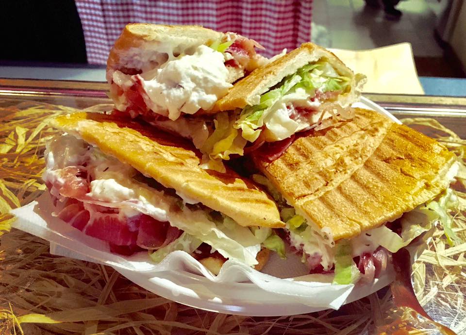 La Mangiatoja - Il panino più lungo di Torino