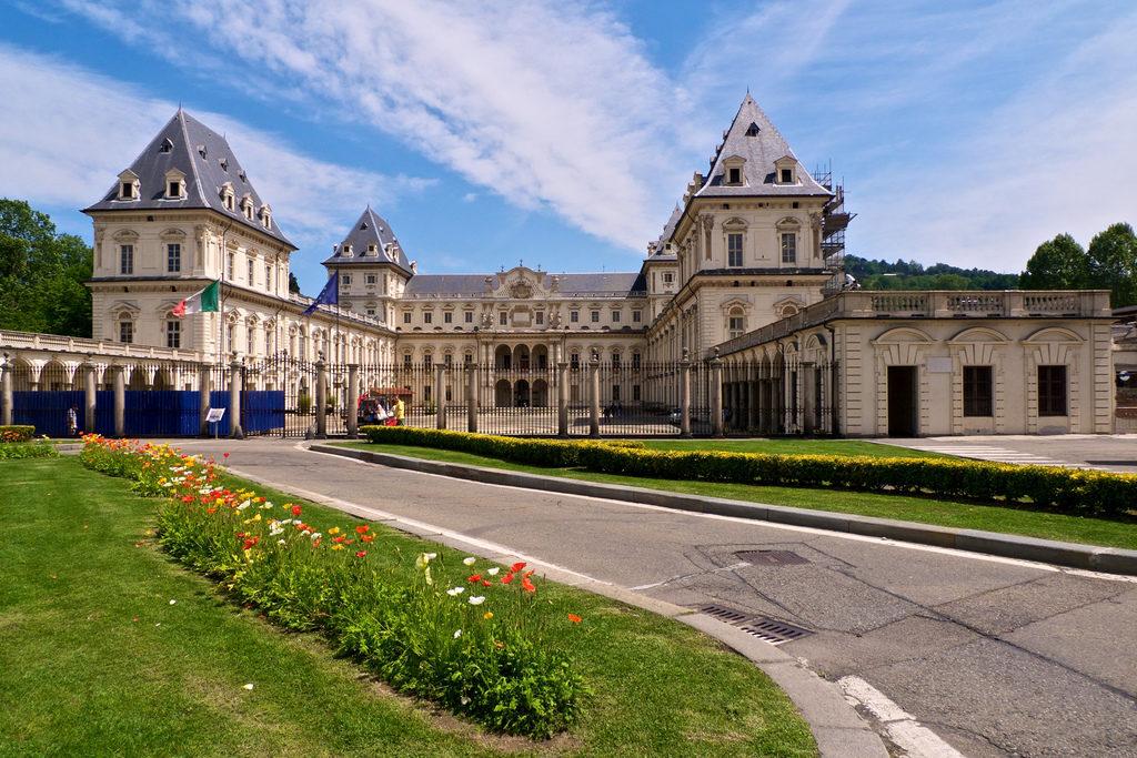 Valentino - castello-valentino-parco.jpg
